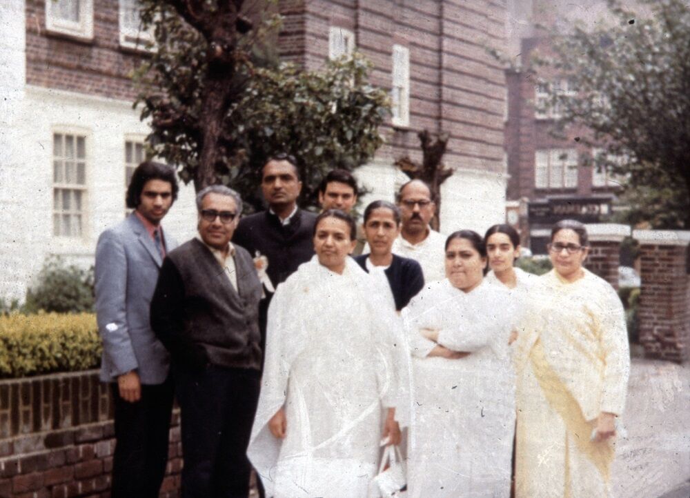 The original London team - Murlibhai, Jagdishbhai (visiting) Rameshbhai (visiting), Nirmalabhen, Sheel Dadi and Rosiebhen, Sister Jayanti and Rajniben, London 1972