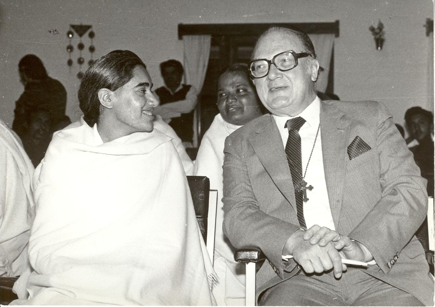 Robert Mueller, Assistant Secretary General of the United Nations, with Sister Jayanti at the opening of The Brahma Kumaris Om Shanti Bhavan, during the International Peace Conference, Mount Abu, Feb 1983